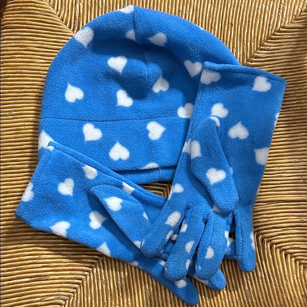 Joe Boxer Blue and White Heart Hat and Gloves Set
